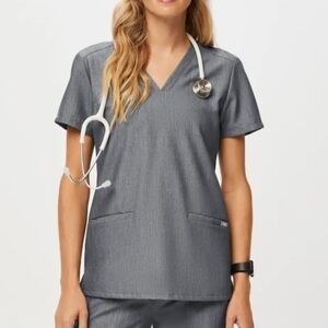 Figs Graphite Casma Three-Pocket Scrub Top